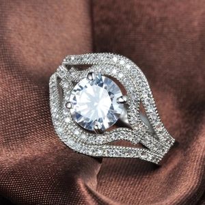 Gorgeous Luxury Crystal Ring. S8
